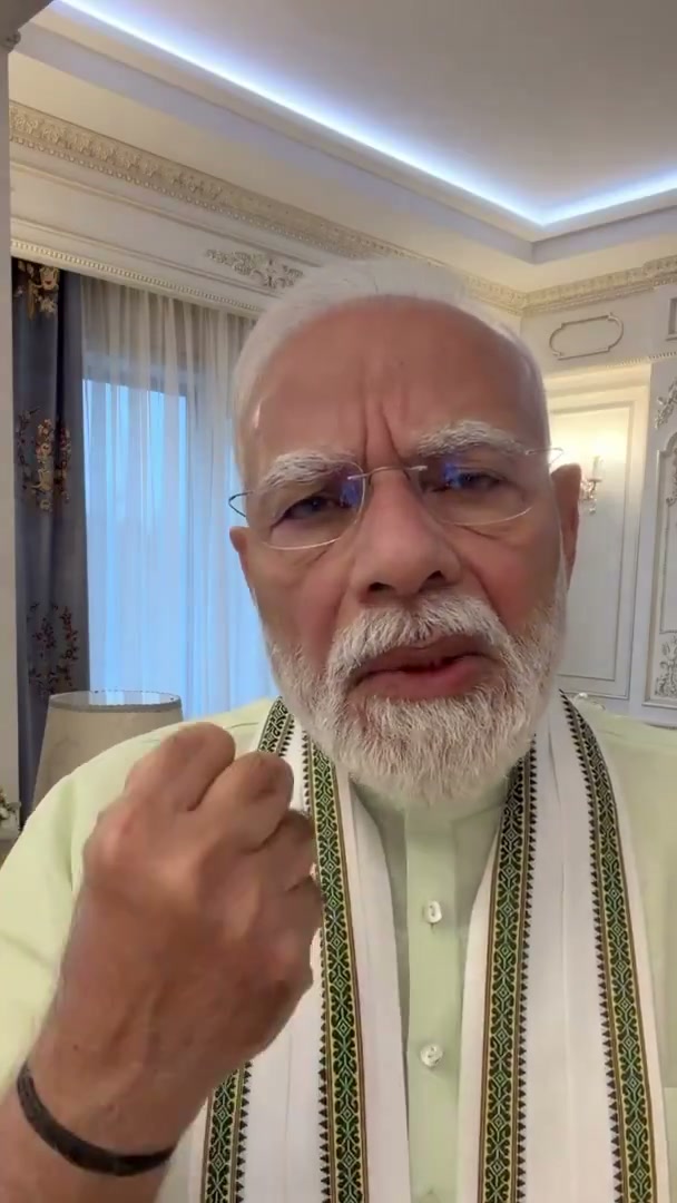 Modi hails 7.8% growth, urges Indians to back swadeshi