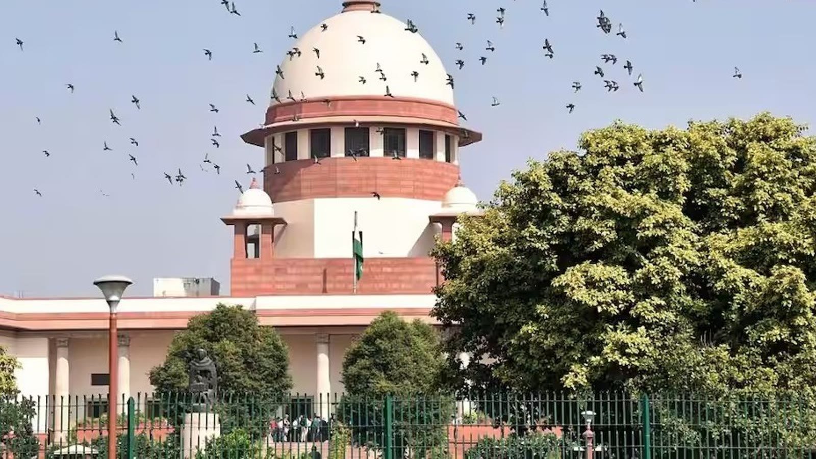 Supreme Court Questions ECI Over 43 Lakh Voter Exclusions in Delhi, Raises Form 6 Issue